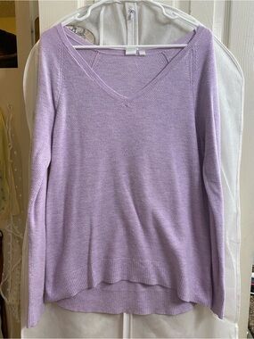 GAP Lavender V-Neck Knit Pullover